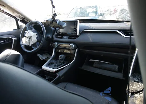 2019 Toyota Rav4 Limited из США, поврежденный, VIN 2T3Y1RFV4KC010764